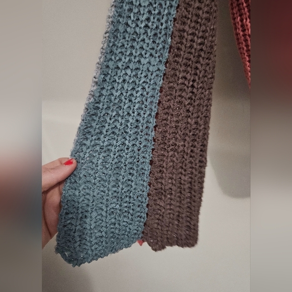 DAVI & DANI Colorblock oversized lightweight knit sweater. Size small - Picture 5 of 8